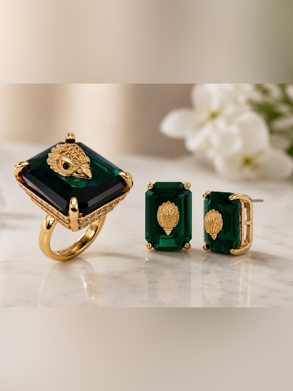 NEW IN BOX KURT GEIGER GOLD TONE EAGLE HEAD COCKTAIL RING GREEN 8 & EARRINGS SET